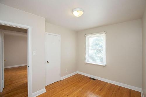 401 East 43Rd Street, Hamilton, ON - Indoor Photo Showing Other Room