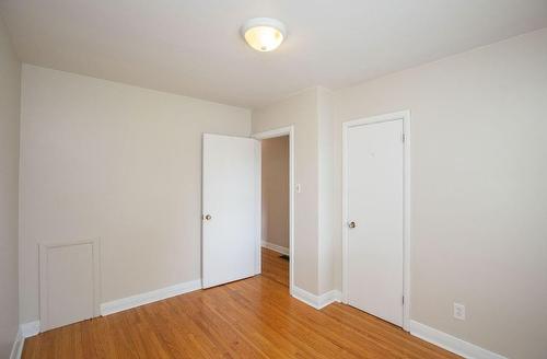 401 East 43Rd Street, Hamilton, ON - Indoor Photo Showing Other Room