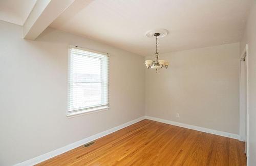 401 East 43Rd Street, Hamilton, ON - Indoor Photo Showing Other Room