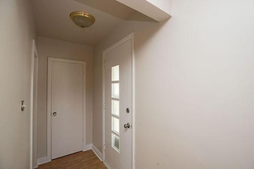 401 East 43Rd Street, Hamilton, ON - Indoor Photo Showing Other Room