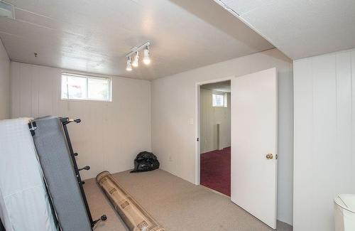 401 East 43Rd Street, Hamilton, ON - Indoor Photo Showing Other Room