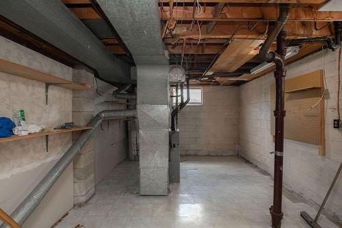 401 East 43Rd Street, Hamilton, ON - Indoor Photo Showing Basement