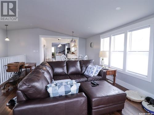 1310 Buick Street, Cadillac, SK - Indoor Photo Showing Living Room