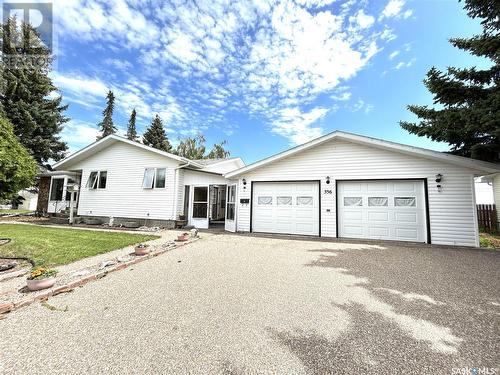 356 Eastview Street, Burstall, SK - Outdoor