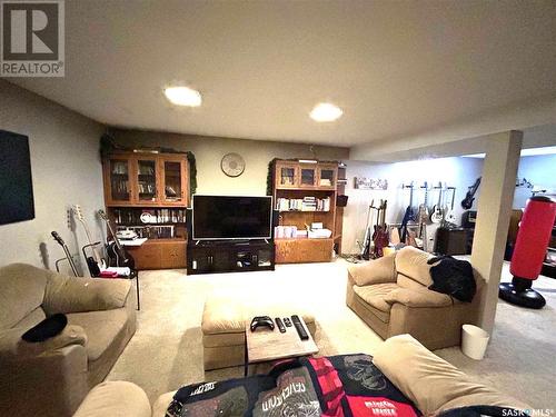 356 Eastview Street, Burstall, SK - Indoor