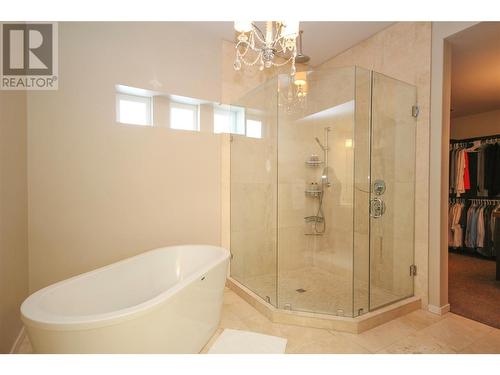 367 Trumpeter Court, Kelowna, BC - Indoor Photo Showing Bathroom