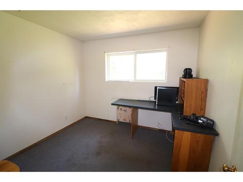 3633 Broadwater Rd, Castlegar, BC - Indoor Photo Showing Office