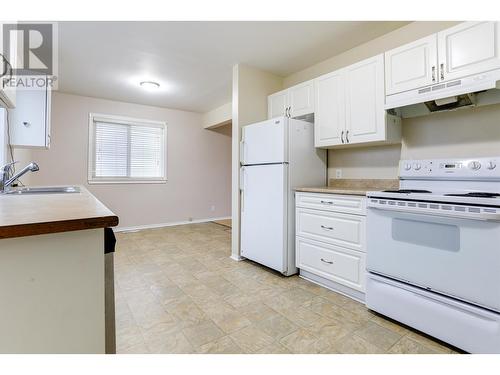 30-36 Wedeene Street, Kitimat, BC - Indoor Photo Showing Kitchen