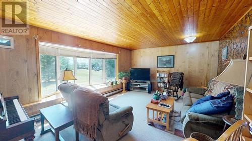 3146 246 Road, Fort St. John, BC - Indoor Photo Showing Living Room