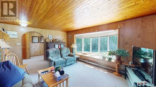 3146 246 Road, Fort St. John, BC - Indoor Photo Showing Living Room