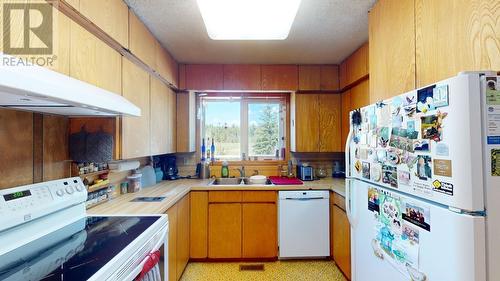 3146 246 Road, Fort St. John, BC - Indoor Photo Showing Kitchen With Double Sink