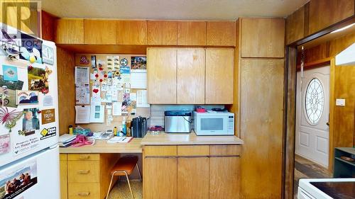 3146 246 Road, Fort St. John, BC - Indoor Photo Showing Kitchen