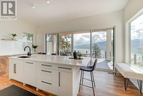 5843 Somerset Avenue, Peachland, BC - Indoor