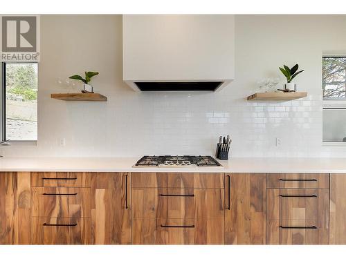 5843 Somerset Avenue, Peachland, BC - Indoor Photo Showing Kitchen