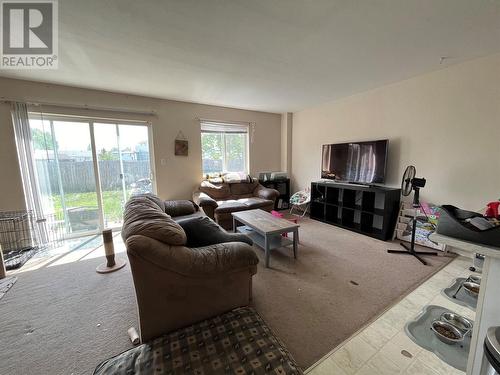 1717 Willowbrook Crescent, Dawson Creek, BC - Indoor Photo Showing Living Room