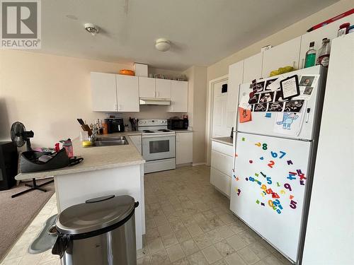 1717 Willowbrook Crescent, Dawson Creek, BC - Indoor Photo Showing Kitchen