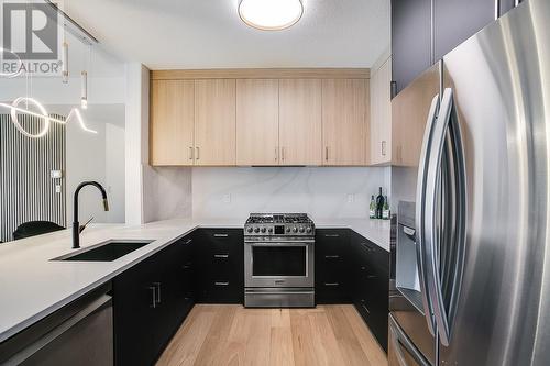 1128 Sunset Drive Unit# 1603, Kelowna, BC - Indoor Photo Showing Kitchen With Upgraded Kitchen