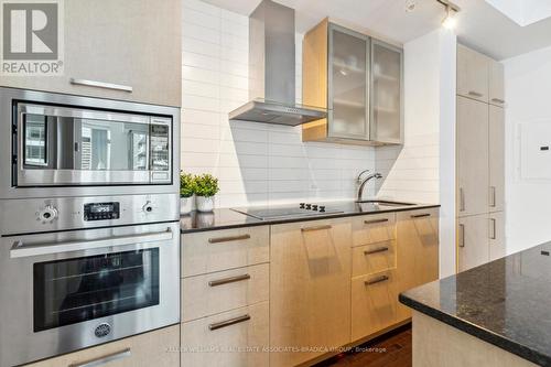 2502 - 14 York Street, Toronto C01, ON - Indoor Photo Showing Kitchen With Upgraded Kitchen