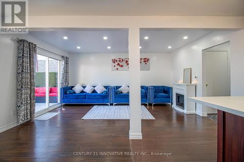 1565 Jaywin Circle, Pickering (Village East), ON - Indoor Photo Showing Living Room