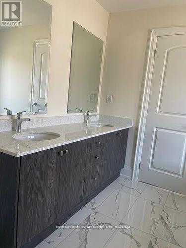 29 Claremont Drive, Brampton, ON - Indoor Photo Showing Bathroom