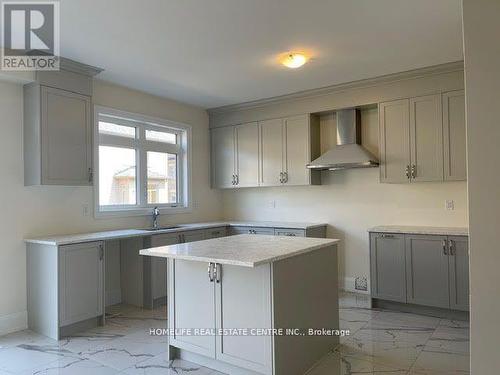 29 Claremont Drive, Brampton, ON - Indoor Photo Showing Kitchen