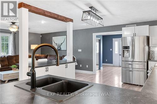 170 William Street, South Bruce Peninsula, ON - Indoor Photo Showing Kitchen With Double Sink