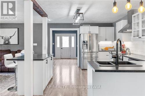 170 William Street, South Bruce Peninsula, ON - Indoor Photo Showing Kitchen With Double Sink With Upgraded Kitchen