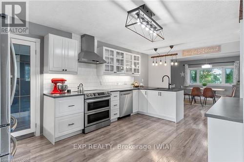 170 William Street, South Bruce Peninsula, ON - Indoor Photo Showing Kitchen With Upgraded Kitchen