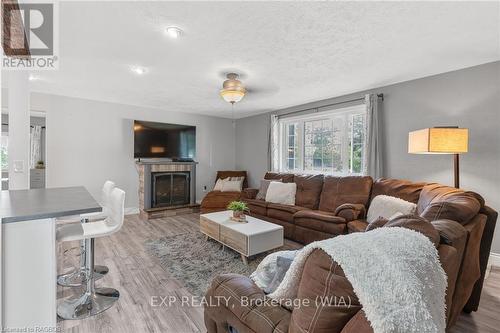 170 William Street, South Bruce Peninsula, ON - Indoor Photo Showing Living Room With Fireplace