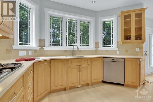 1085 Tomkins Farm Crescent, Ottawa, ON - Indoor Photo Showing Kitchen