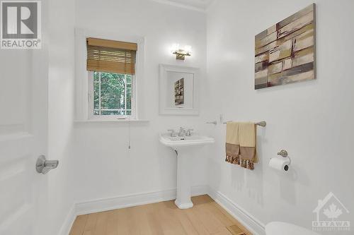 1085 Tomkins Farm Crescent, Ottawa, ON - Indoor Photo Showing Bathroom