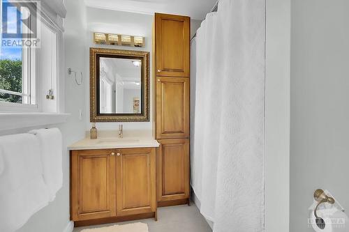 1085 Tomkins Farm Crescent, Ottawa, ON - Indoor Photo Showing Bathroom