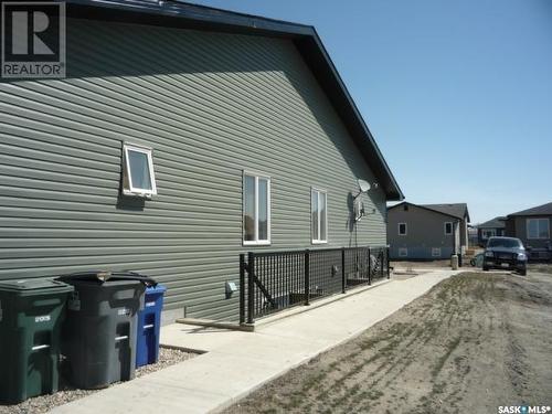 3 201 Carlyle Avenue, Carlyle, SK - Outdoor With Exterior