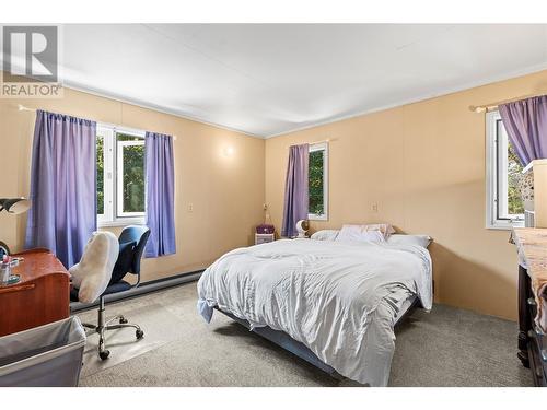 1451 Mountview Road, Vernon, BC - Indoor Photo Showing Bedroom