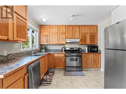 1451 Mountview Road, Vernon, BC - Indoor Photo Showing Kitchen With Stainless Steel Kitchen With Double Sink