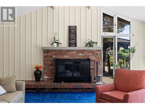 1451 Mountview Road, Vernon, BC - Indoor Photo Showing Living Room With Fireplace