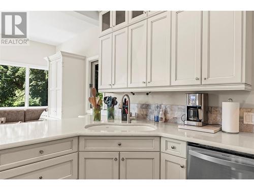 1451 Mountview Road, Vernon, BC - Indoor Photo Showing Kitchen