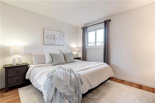22 Garden Crescent, Hamilton, ON - Indoor Photo Showing Bedroom