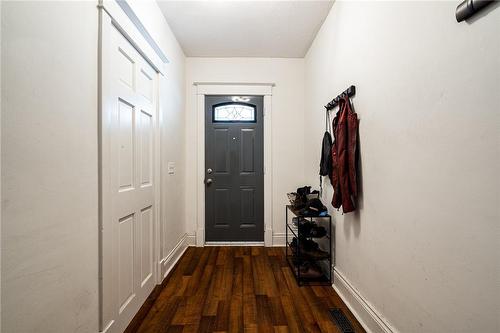 42 Balsam Avenue N, Hamilton, ON - Indoor Photo Showing Other Room