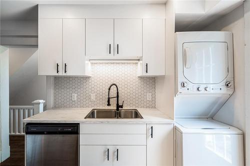 42 Balsam Avenue N, Hamilton, ON - Indoor Photo Showing Laundry Room