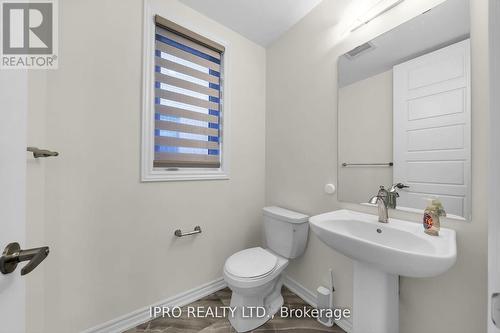 37 Bee Crescent, Brantford, ON - Indoor Photo Showing Bathroom