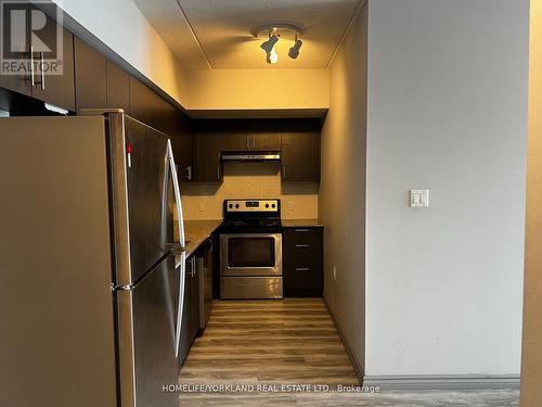 G307 - 275 Larch Street, Waterloo, ON - Indoor Photo Showing Kitchen