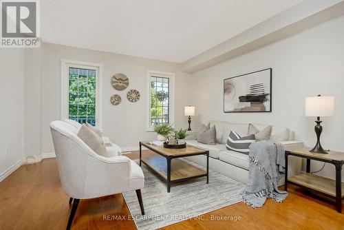 151 Academy Place, Guelph/Eramosa (Rockwood), ON - Indoor Photo Showing Living Room