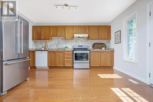 151 Academy Place, Guelph/Eramosa (Rockwood), ON - Indoor Photo Showing Kitchen