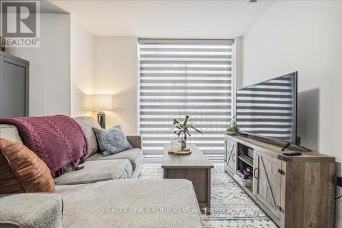 220 - 1 Redfern Avenue, Hamilton, ON - Indoor Photo Showing Living Room