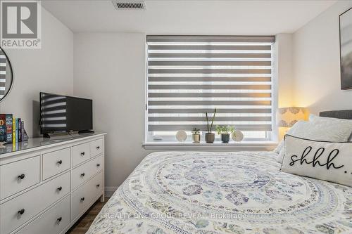 220 - 1 Redfern Avenue, Hamilton, ON - Indoor Photo Showing Bedroom