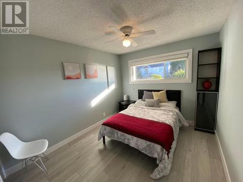 6963 Surrey Street, Powell River, BC - Indoor Photo Showing Bedroom