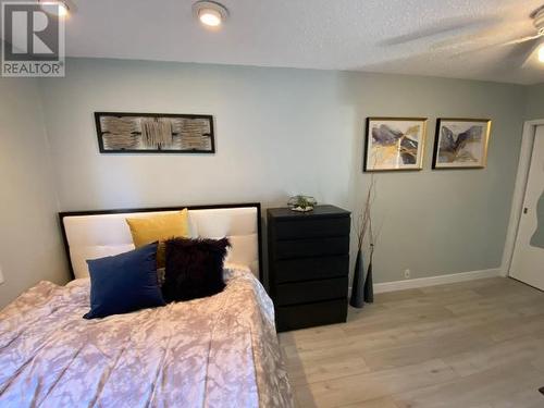 6963 Surrey Street, Powell River, BC - Indoor Photo Showing Bedroom