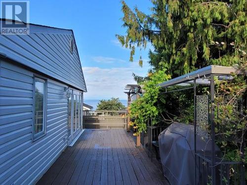 6963 Surrey Street, Powell River, BC - Outdoor