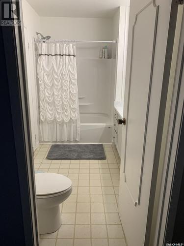 4709 Pasqua Street, Regina, SK - Indoor Photo Showing Bathroom